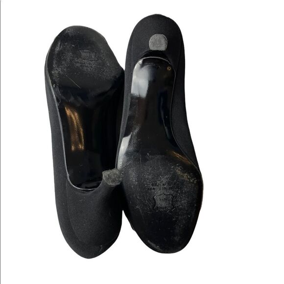 Black Stuart Weitzman Peep Toe Pump w/Crystal Embellishments Great Condition - Picture 14 of 15